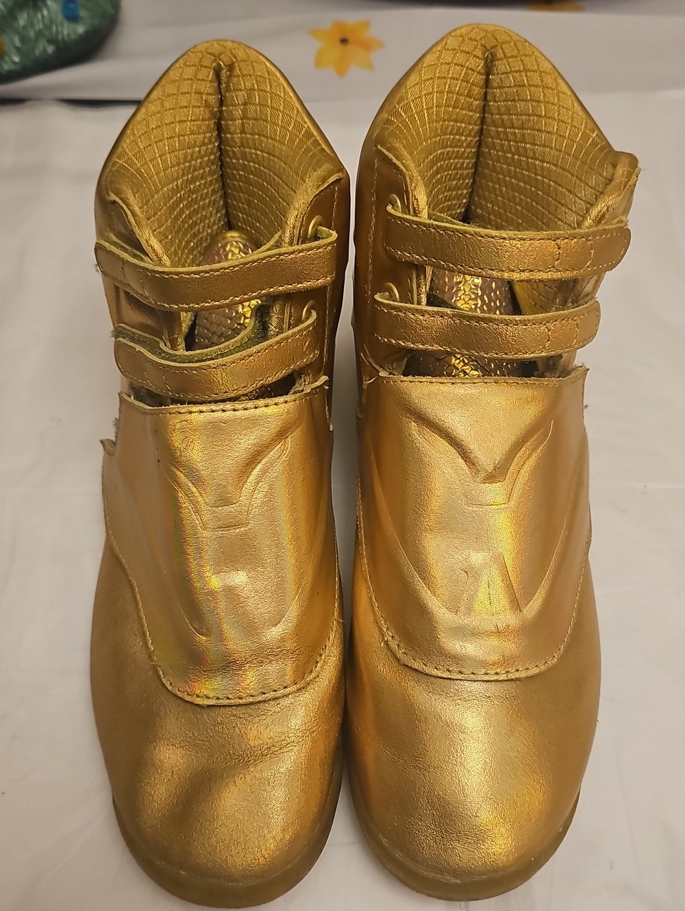 Reebok Freestyle Hi Gold High-Top Sneakers Size 9 Womens